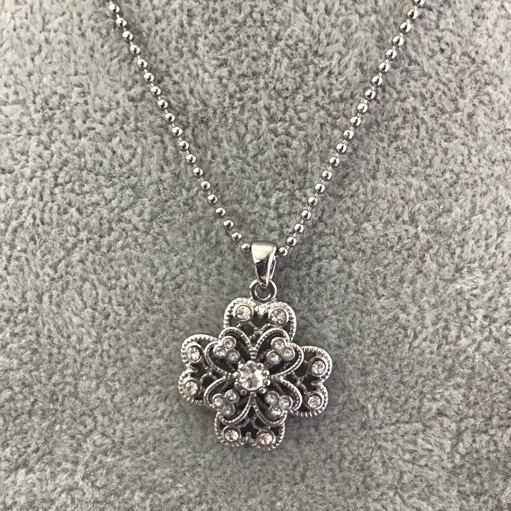 Intricate Silver Floral Pendant Necklace